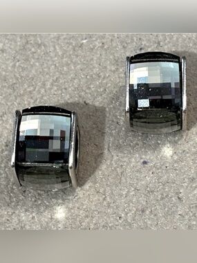 🆕Listing! Two Brighton Ice Cubes in Silver Gray Smoky gray crystal Silver edges